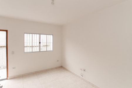 Sala de casa de condomínio para alugar com 2 quartos, 80m² em Vila Medeiros, São Paulo