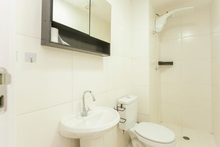 Banheiro de apartamento para alugar com 1 quarto, 37m² em Jardim Prudência, São Paulo