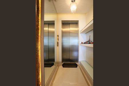 Apartamento à venda com 138m², 3 quartos e 2 vagasHall social