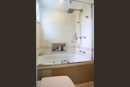 Apartamento à venda com 138m², 3 quartos e 2 vagasBanheiro da Suíte 3