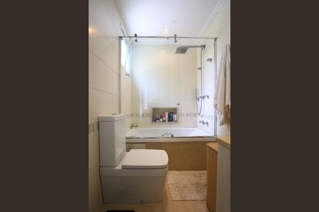 Apartamento à venda com 138m², 3 quartos e 2 vagasBanheiro da Suíte 3