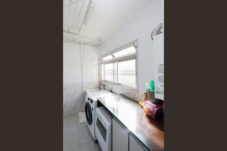 Apartamento à venda com 130m², 3 quartos e 2 vagas Apartamento à venda com 130m², 3 quartos e 2 vagasÁrea de serviço