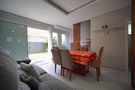 Sala de casa para alugar com 4 quartos, 120m² em Ingleses do Rio Vermelho, Florianópolis