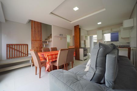 Sala de casa para alugar com 4 quartos, 120m² em Ingleses do Rio Vermelho, Florianópolis