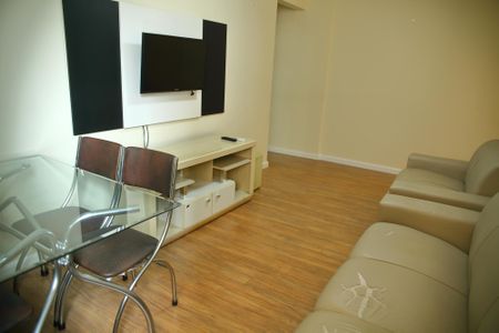 Apartamento para alugar com 65m², 2 quartos e 1 vagaSala