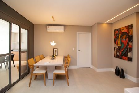 Apartamento à venda com 150m², 4 quartos e 3 vagas Apartamento à venda com 150m², 4 quartos e 3 vagasSala de Jantar