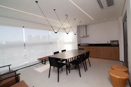 Apartamento à venda com 150m², 4 quartos e 3 vagas Apartamento à venda com 150m², 4 quartos e 3 vagasVaranda da Sala