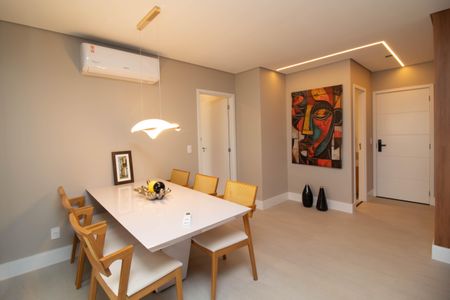 Apartamento à venda com 150m², 4 quartos e 3 vagas Apartamento à venda com 150m², 4 quartos e 3 vagasSala de Jantar