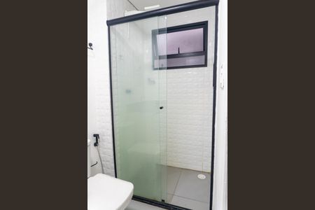 Banheiro de kitnet/studio para alugar com 1 quarto, 25m² em Jardim Oriental, São Paulo