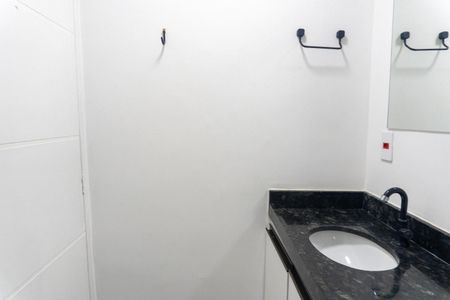 Banheiro de kitnet/studio para alugar com 1 quarto, 25m² em Jardim Oriental, São Paulo