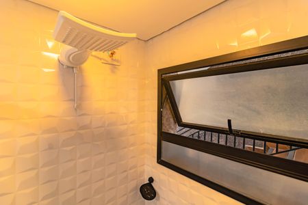 Banheiro Social de kitnet/studio para alugar com 1 quarto, 25m² em Jardim Oriental, São Paulo