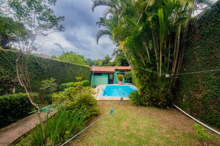 Casa à venda com 330m², 3 quartos e 2 vagas Casa à venda com 330m², 3 quartos e 2 vagasPátio