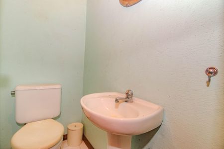 Casa à venda com 330m², 3 quartos e 2 vagas Casa à venda com 330m², 3 quartos e 2 vagasLavabo Auxiliar