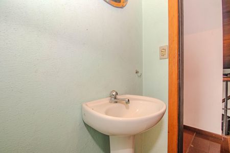 Casa à venda com 330m², 3 quartos e 2 vagas Casa à venda com 330m², 3 quartos e 2 vagasLavabo Auxiliar