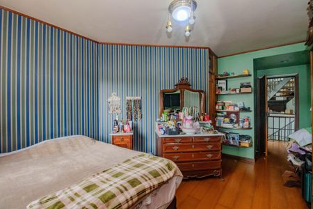 Casa à venda com 330m², 3 quartos e 2 vagas Casa à venda com 330m², 3 quartos e 2 vagasSuíte