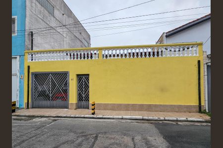 Casa para alugar com 264m², 2 quartos e 2 vagasFachada
