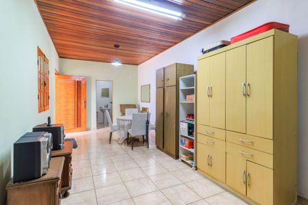 Casa para alugar com 264m², 2 quartos e 2 vagasSuíte 2