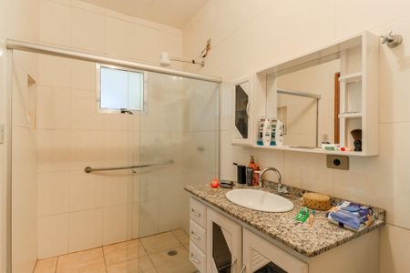 Casa para alugar com 264m², 2 quartos e 2 vagasBanheiro da Suíte 1