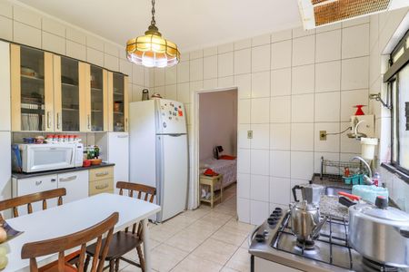 Casa para alugar com 264m², 2 quartos e 2 vagasCozinha