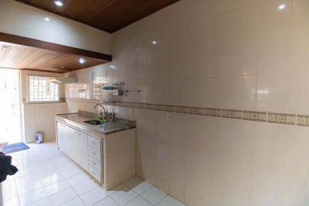Casa à venda com 360m², 5 quartos e 3 vagas Casa à venda com 360m², 5 quartos e 3 vagasCozinha