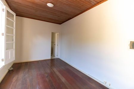 Casa à venda com 360m², 5 quartos e 3 vagas Casa à venda com 360m², 5 quartos e 3 vagasSuíte 1