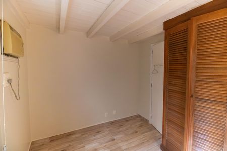 Casa à venda com 360m², 5 quartos e 3 vagas Casa à venda com 360m², 5 quartos e 3 vagasQuarto 1