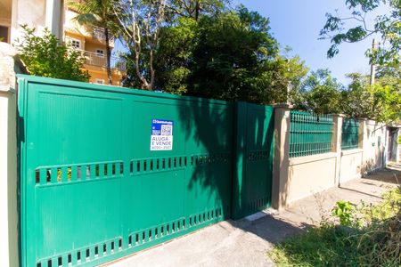 Casa à venda com 360m², 5 quartos e 3 vagas Casa à venda com 360m², 5 quartos e 3 vagasFachada