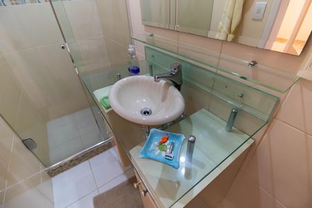 Casa à venda com 360m², 5 quartos e 3 vagas Casa à venda com 360m², 5 quartos e 3 vagasBanheiro Social