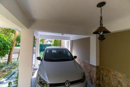 Casa à venda com 360m², 5 quartos e 3 vagas Casa à venda com 360m², 5 quartos e 3 vagasÁrea externa