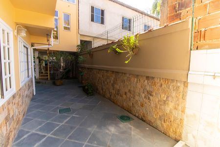 Casa à venda com 360m², 5 quartos e 3 vagas Casa à venda com 360m², 5 quartos e 3 vagasÁrea externa
