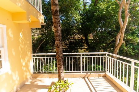 Casa à venda com 360m², 5 quartos e 3 vagas Casa à venda com 360m², 5 quartos e 3 vagasVaranda do Quarto 4