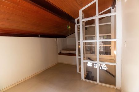 Casa à venda com 360m², 5 quartos e 3 vagas Casa à venda com 360m², 5 quartos e 3 vagasQuarto 2