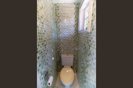 Casa à venda com 360m², 5 quartos e 3 vagas Casa à venda com 360m², 5 quartos e 3 vagasBanheiro da Suíte 2