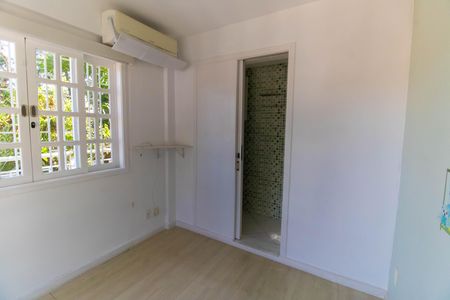 Casa à venda com 360m², 5 quartos e 3 vagas Casa à venda com 360m², 5 quartos e 3 vagasSuíte 2