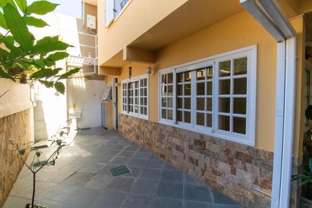Casa à venda com 360m², 5 quartos e 3 vagas Casa à venda com 360m², 5 quartos e 3 vagasÁrea de Serviço