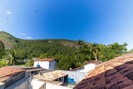 Casa à venda com 360m², 5 quartos e 3 vagas Casa à venda com 360m², 5 quartos e 3 vagasVista da Suíte 2
