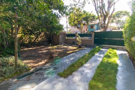 Casa à venda com 360m², 5 quartos e 3 vagas Casa à venda com 360m², 5 quartos e 3 vagasÁrea externa