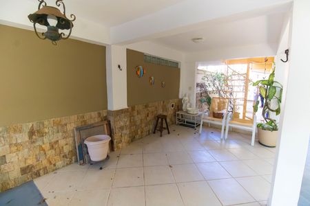 Casa à venda com 360m², 5 quartos e 3 vagas Casa à venda com 360m², 5 quartos e 3 vagasÁrea externa