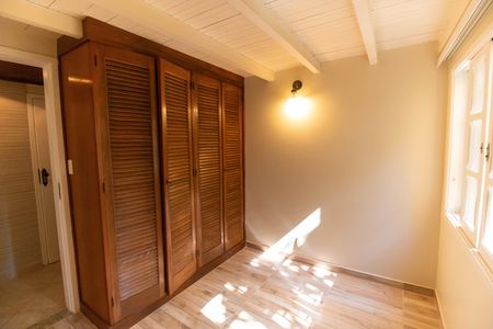 Casa à venda com 360m², 5 quartos e 3 vagas Casa à venda com 360m², 5 quartos e 3 vagasQuarto 1
