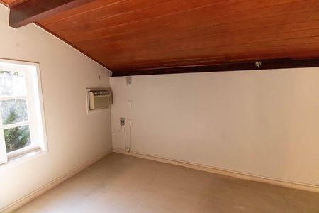 Casa à venda com 360m², 5 quartos e 3 vagas Casa à venda com 360m², 5 quartos e 3 vagasQuarto 2