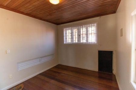 Casa à venda com 360m², 5 quartos e 3 vagas Casa à venda com 360m², 5 quartos e 3 vagasQuarto 3