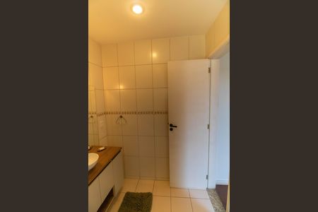 Casa à venda com 360m², 5 quartos e 3 vagas Casa à venda com 360m², 5 quartos e 3 vagasBanheiro da Suíte 1
