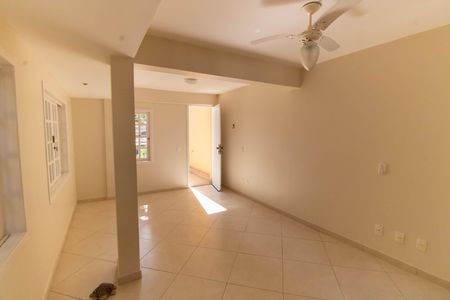 Casa à venda com 360m², 5 quartos e 3 vagas Casa à venda com 360m², 5 quartos e 3 vagasQuarto 4