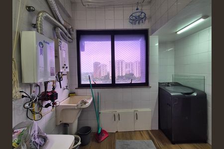 Apartamento para alugar com 182m², 5 quartos e 2 vagas Apartamento para alugar com 182m², 5 quartos e 2 vagasÁrea de serviço