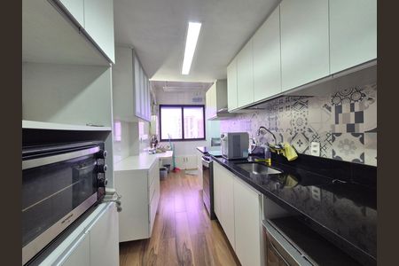 Apartamento para alugar com 182m², 5 quartos e 2 vagas Apartamento para alugar com 182m², 5 quartos e 2 vagasCozinha
