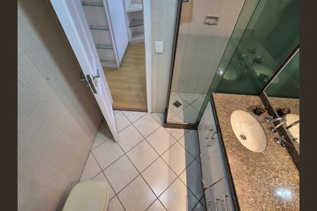 Apartamento para alugar com 182m², 5 quartos e 2 vagas Apartamento para alugar com 182m², 5 quartos e 2 vagasBanheiro da Suíte
