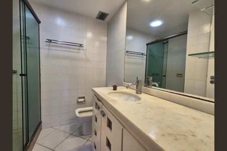 Apartamento para alugar com 182m², 5 quartos e 2 vagas Apartamento para alugar com 182m², 5 quartos e 2 vagasBanheiro da Suíte 2