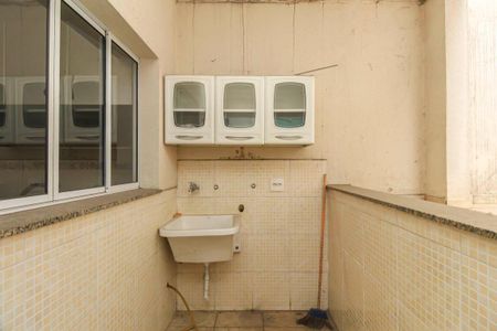 Casa à venda com 150m², 3 quartos e 2 vagas Casa à venda com 150m², 3 quartos e 2 vagasÁrea de Serviço