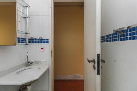 Casa à venda com 150m², 3 quartos e 2 vagas Casa à venda com 150m², 3 quartos e 2 vagasBanheiro