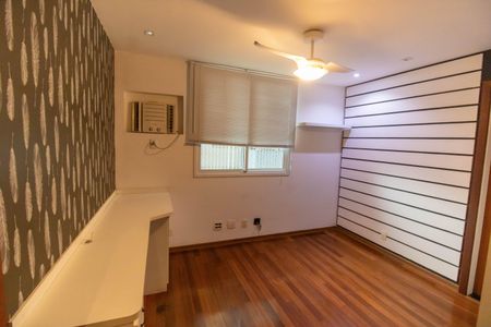 Apartamento à venda com 138m², 3 quartos e 2 vagasSuíte 1